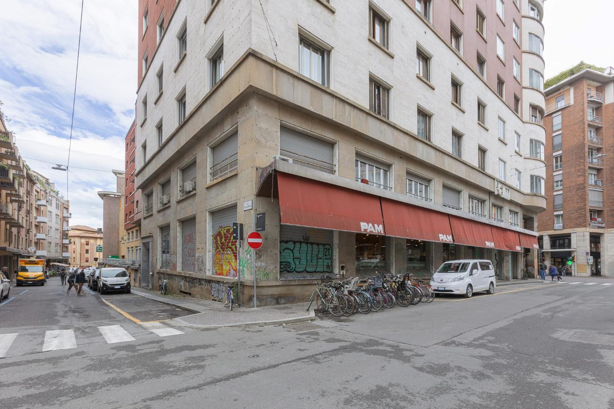 Matinum Central & Spacious Apartment Bologna Exteriör bild